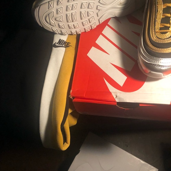 Women’s small with a 7 shoe - Picture 5 of 5